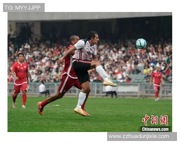 足球球星水杯大集结 各种球星专属水杯设计与特点全解析 足球球星水杯大集结 各种球星专属水杯设计与特点全解析